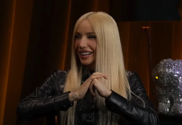 Sahnedeki cesur tarzıyla bilinen Gülşen bu defa bambaşka! O kıyafet herkesi dumura uğrattı - Resim: 1