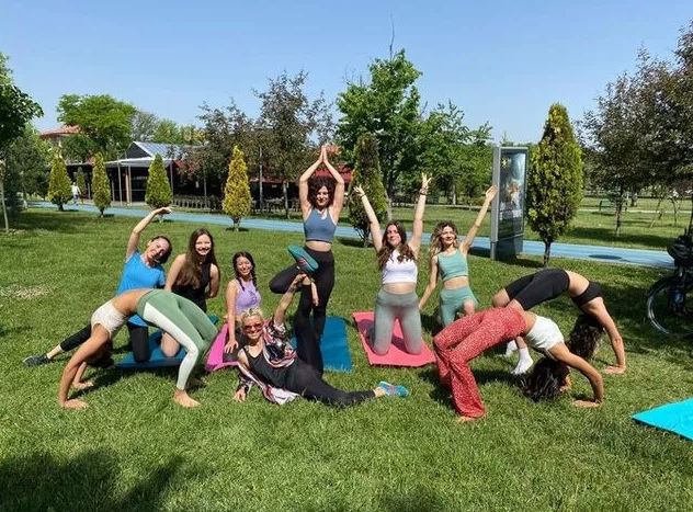 Şahan Gökbakar yine sinirlendi: ''Yoga da mı ahlaksız ve cinsellik barındıran bir eylem!'' - Resim: 4