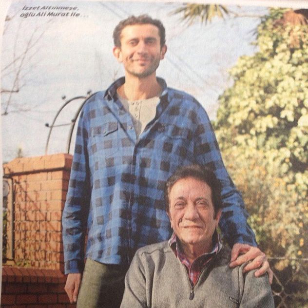 İzzet Altınmeşe'nin ölen oğluyla ilgili acı detaylar çıktı: Cem Yılmaz'dan açıklama - Resim: 1