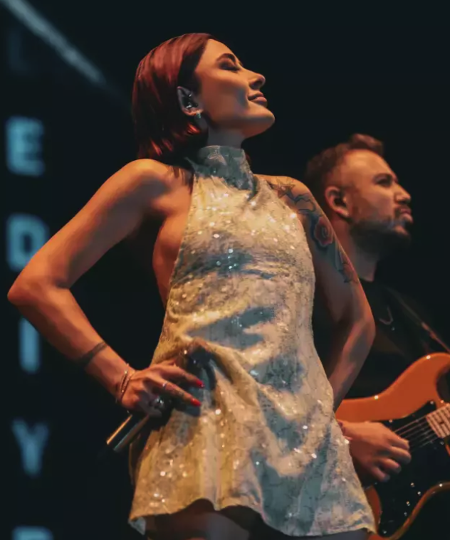 Melek Mosso konsere çıktı, belediyenin altını üstüne getirdi! Ortalık fena karıştı - Resim: 4