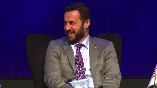 Erhan Çetinkaya aslen nereli kaç yaşında? Erhan Çetinkaya evli mi eşi kimdir? - Resim: 0