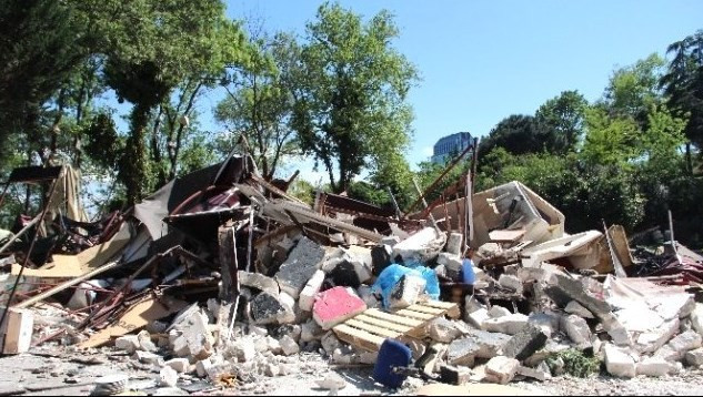 Ünlü eğlence mekanı  'Cahide' yıkıldı - Resim: 3