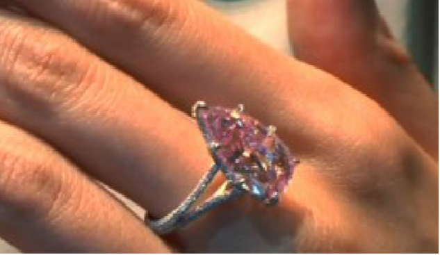 Pembe elmas rekor fiyata satıldı - Resim: 2