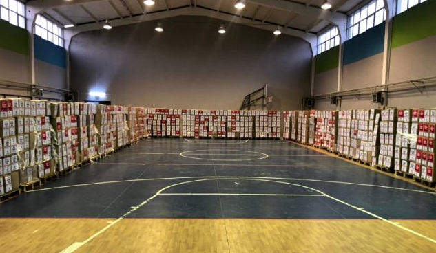 Öğrenciler için makam aracını satan belediye başkanı tüm ilçeye kumanya dağıtıyor - Resim: 1