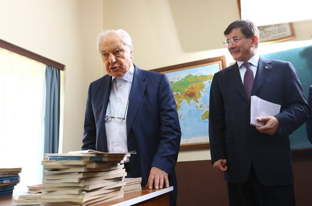 Davutoğlu'ndan dizi setine süpriz! - Resim: 4