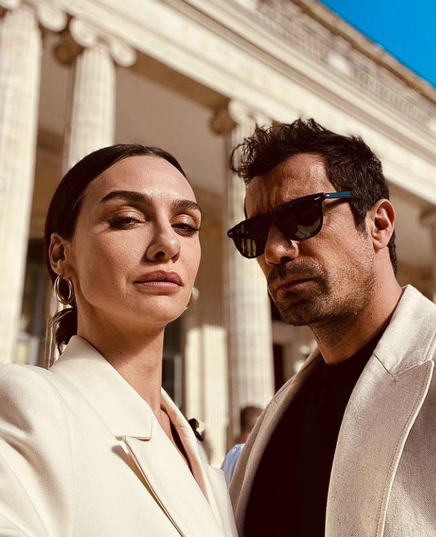 İbrahim Çelikkol, Birce Akalay'ın omzundan öptü! Şaşırtan hareket sosyal medyayı salladı - Resim: 2