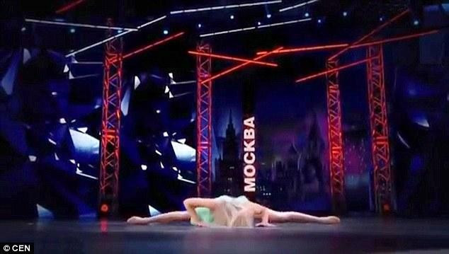 Yarışmacı sahnede kanlar içinde kaldı - Resim: 4