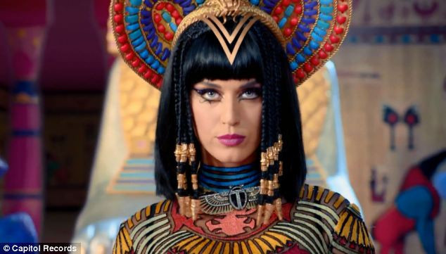 Katy Perry'nin yeni klibi Müslümanları kızdırdı - Resim: 2