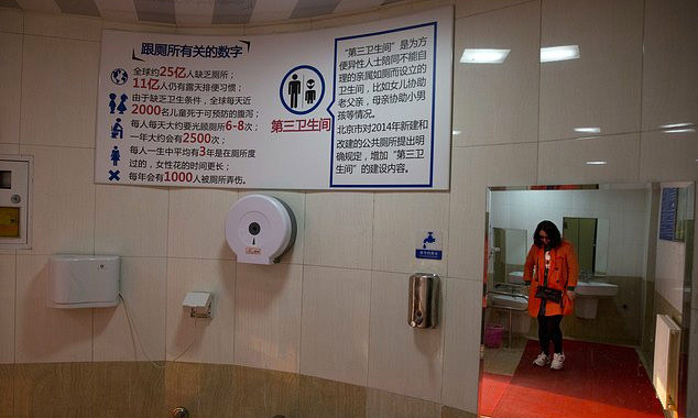 Spor salonunun soyunma odasında skandal olay fotoğraflarını çekip... - Resim: 4