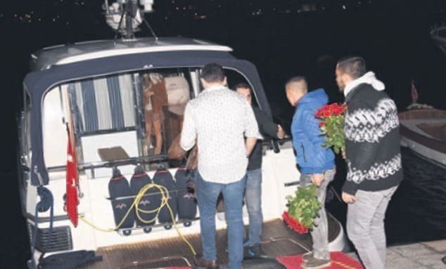 Hacı Sabancı'dan zorla 2 bin lira aldılar! - Resim: 2