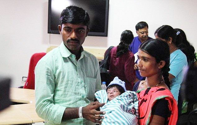 Dört ayak ve iki cinsel organla doğdu inanılmaz! - Resim: 2