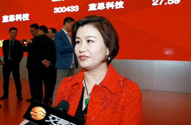 Fakir ailenin kızıydı şimdi dünya onun peşinde - Resim: 2