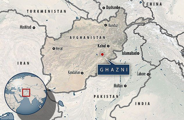 Afgan kahramanı! Evlerini basıp ailesini öldüren 2 Taliban teröristini öldürdü diğerlerini yaraladı - Resim: 4