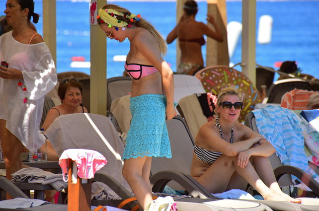 Bakan bir daha baktı! Seçkin Piriler düzgün fiziğiyle mest etti - Resim: 2