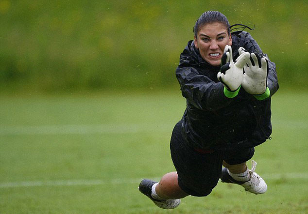 Taciz iddiaları yeşil sahalara sıçradı! FİFA Başkanı beni... - Resim: 3