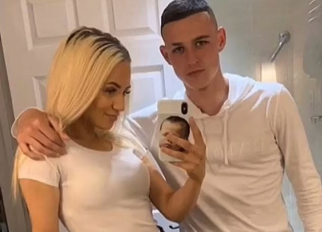 Phil Foden'nın telefonunu karıştıran sevgilisi çılgına döndü! Sahilden kovuldular - Resim: 1