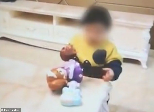 Kumar borcunu ödeyemedi 1 yaşındaki kızını internetten satışa çıkardı - Resim: 4