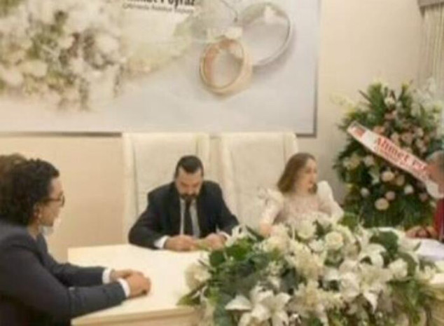 Hakan Bayrakçı kiminle evlendi eşi Ece Bayrakçı kimdir? - Resim: 0