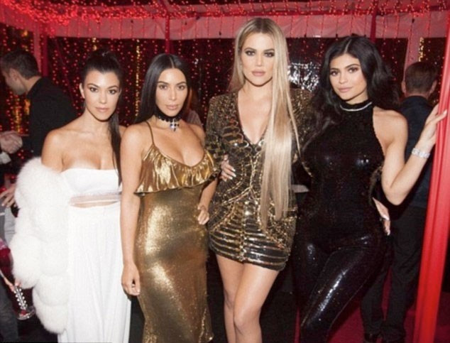 Kim Kardashian’dan olay yılbaşı partisi - Resim: 1