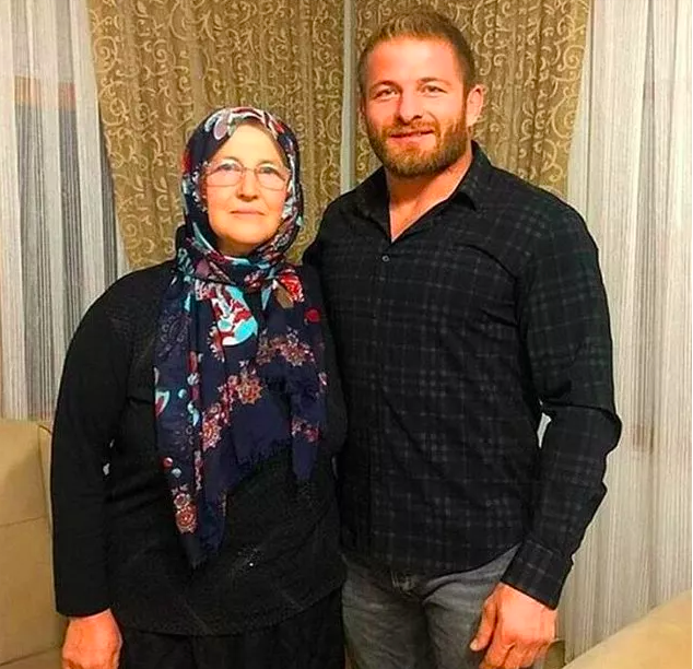 Nişanlısından ayrılan Survivor şampiyonu İsmail Balaban'ın yeni sevgilisine bakın! - Resim: 2