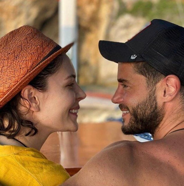 Berk Oktay Yıldız Çağrı Atiksoy ile aşkı buldu 'Bir ömür elini bırakmamaya hazırım!' - Resim: 3