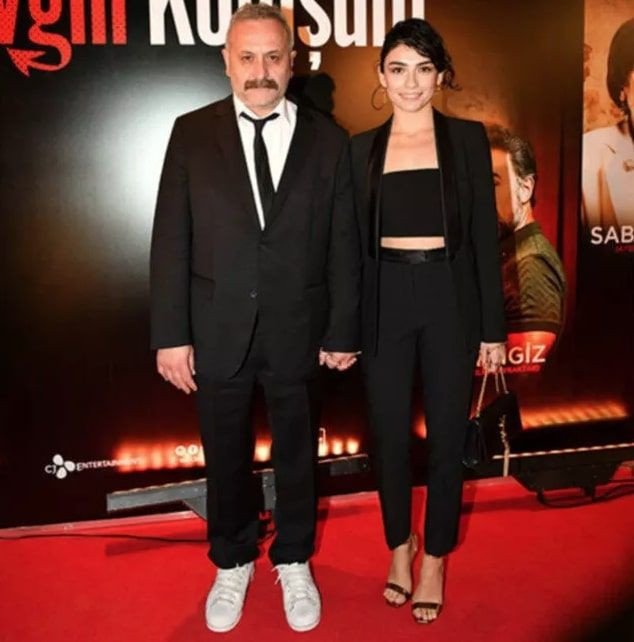 Alev Alev'in Çiçek'i Hazar Ergüçlü'den sevgilisi Onur Ünlü itirafı aralarında 19 yaş var - Resim: 3