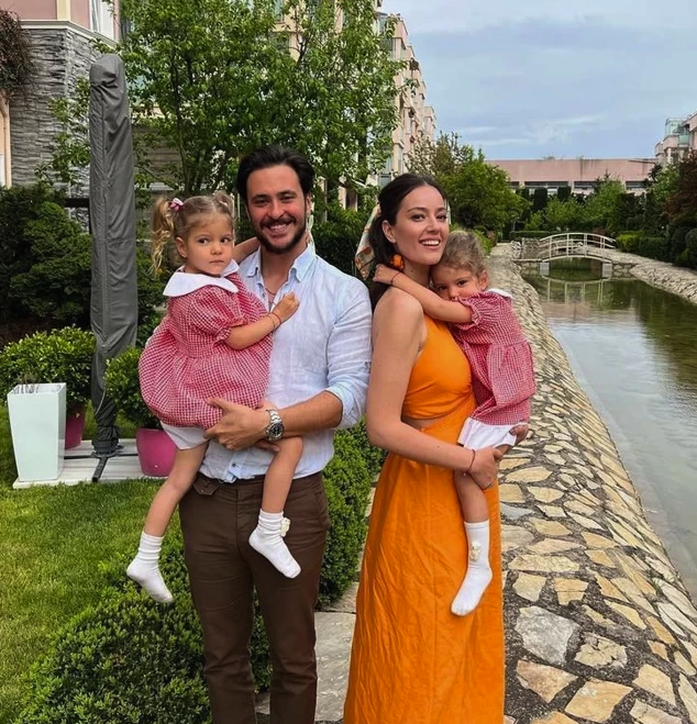 Pelin Akil'le evliliği bitti, Anıl Altan fena patladı! Sarışın kızla yakalandı - Resim: 1