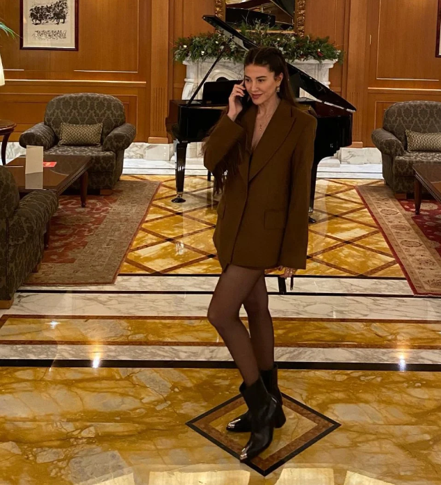 Başak Dizer süper minisiyle poz verdi eşi Kıvanç Tatlıtuğ yorumu patlattı! Berdan Mardini günün olayı - Resim: 4