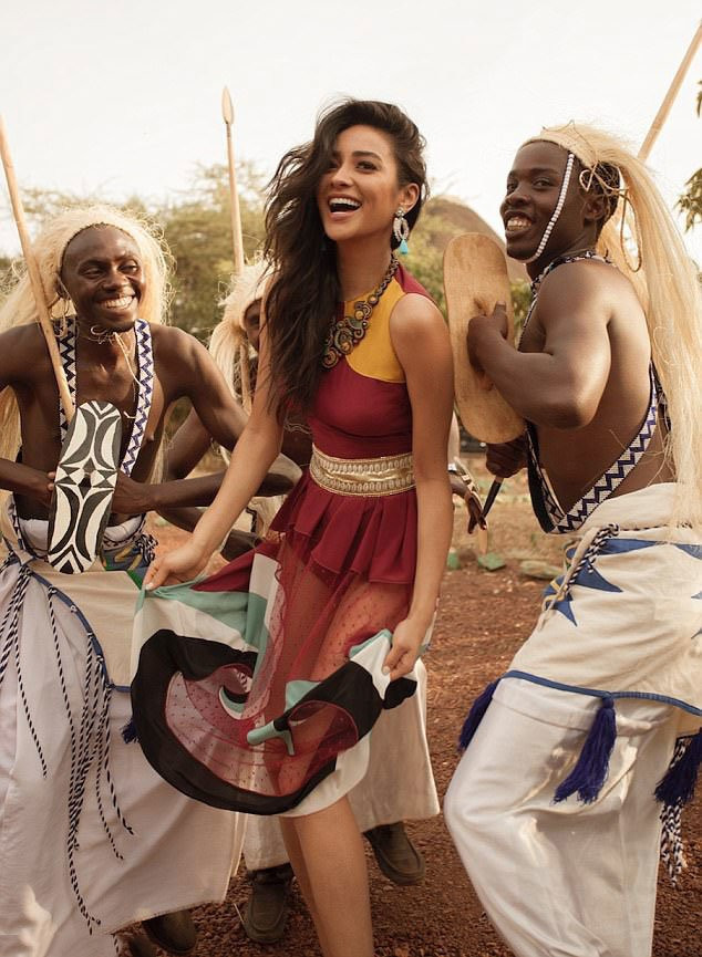 Ünlü oyuncu Afrika'ya gitti öyle pozlar verdi ki olay oldu - Resim: 4