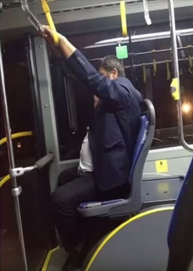 Bu görüntü metrobüste çekildi detay ise olay olacak - Resim: 1