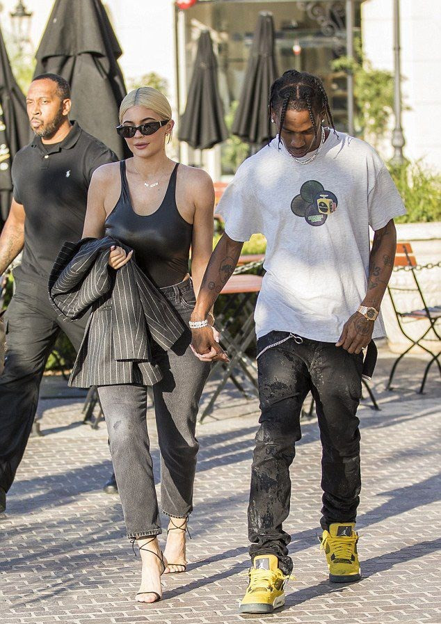 Zaman Kylie Jenner'ı bambaşka biri yapmış! - Resim: 2