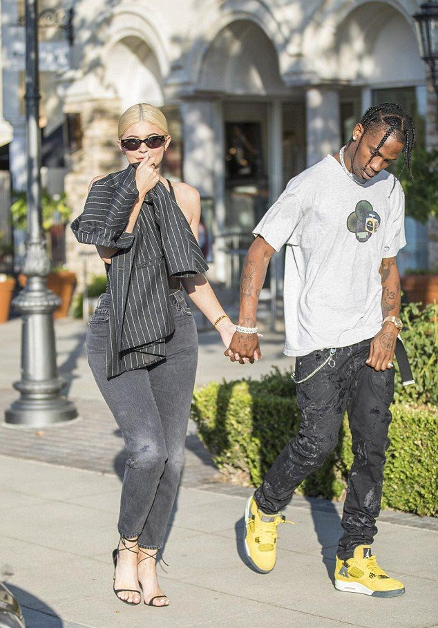 Zaman Kylie Jenner'ı bambaşka biri yapmış! - Resim: 1