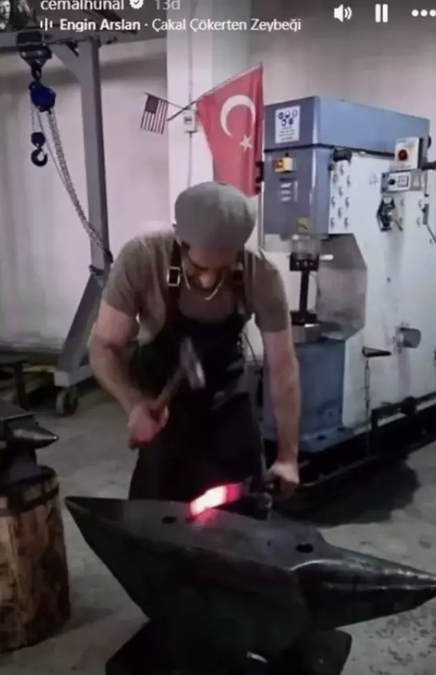 Cemal Hünal demir ocağının başına geçti! İlk üretimi olay oldu... - Resim: 3