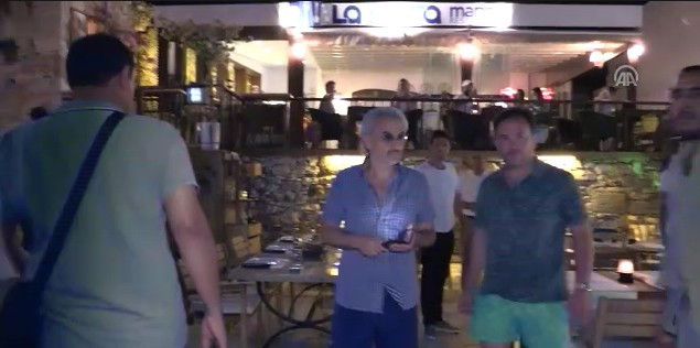 Elinde tesbih onlarca korumasıyla Bodrum'da gezdi kimse tanımadı - Resim: 1