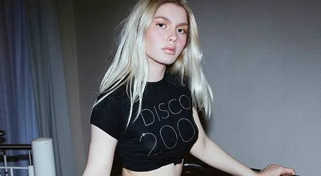 Aleyna Tilki'nin yeni şarkısı 'Ben Giderim' sosyal medyadan rekor kırdı - Resim: 4