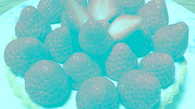 Bu fotoğraftaki çilekler ne renk? Nur topu gibi bir kriz daha! - Resim: 4