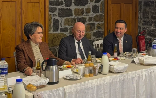 İftar davetinde Meral Akşener sürprizi! O eski halinden eser yok şimdi... - Resim: 2