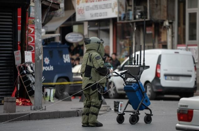 Okmeydanı’nda şüpheli paket paniği - Resim: 3