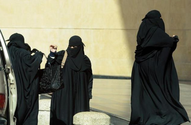 Suudi kadınları asfaltı ağlatıp kralı korkuttu - Resim: 7