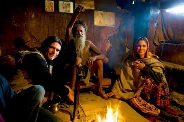 44 yıldır kolunu indirmiyor! Nedenine inanamayacaksınız - Resim: 1