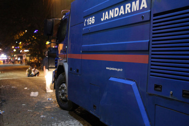 Jandarma da sokaklara indi... - Resim: 2
