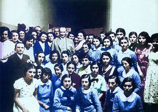 Atatürk'ün bu fotoğraflarını hiç böyle görmediniz! - Resim: 1