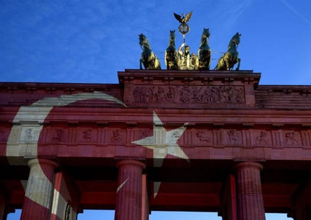 Dünyadan Türkiye'ye kırmızı beyaz destek! - Resim: 1