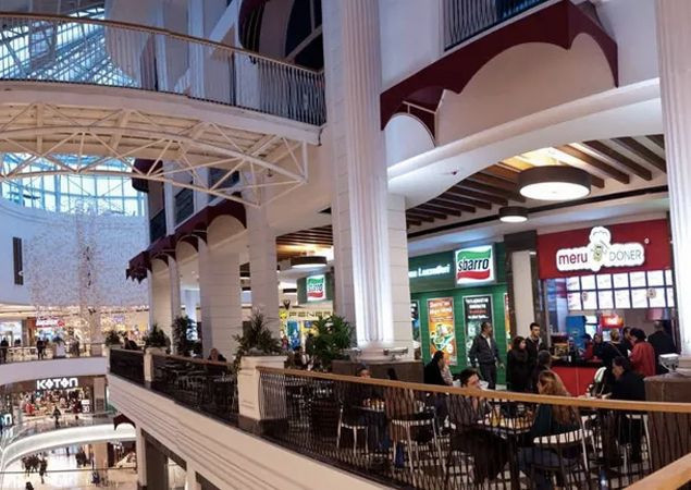 AVM'nin içine gizli bir daire yaptı ve yıllarca yaşadı! Tuvaleti gelince de... - Resim: 2