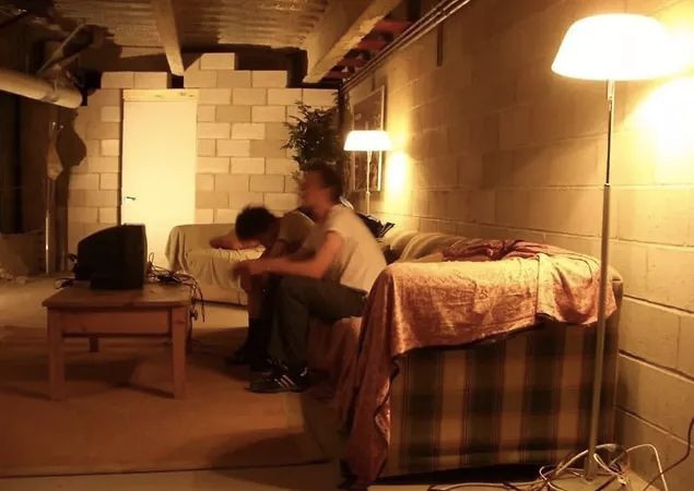 AVM'nin içine gizli bir daire yaptı ve yıllarca yaşadı! Tuvaleti gelince de... - Resim: 4