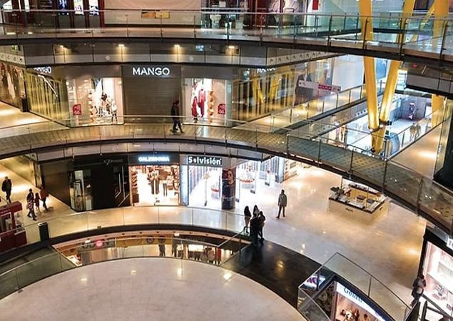 AVM'nin içine gizli bir daire yaptı ve yıllarca yaşadı! Tuvaleti gelince de... - Resim: 1