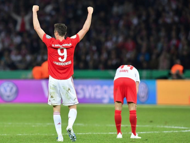 Lewandowski'nin gol sevinci sosyal medyayı salladı - Resim: 2