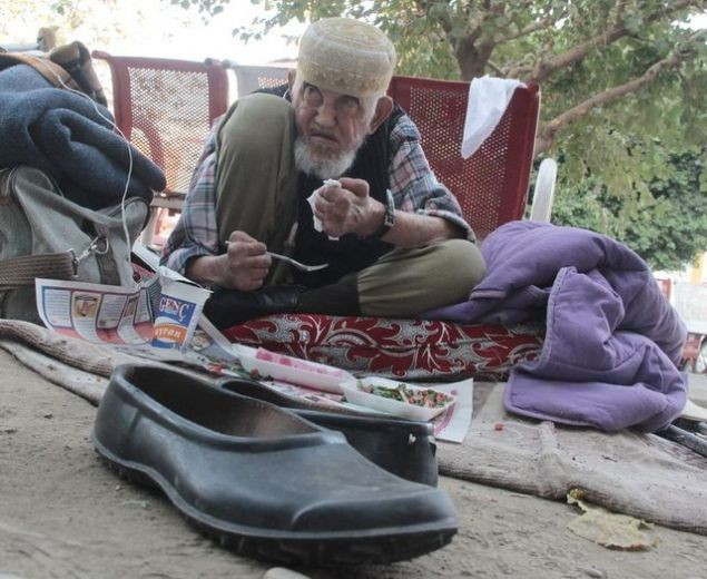 Parkta yaşıyordu hesabından servet çıktı - Resim: 2