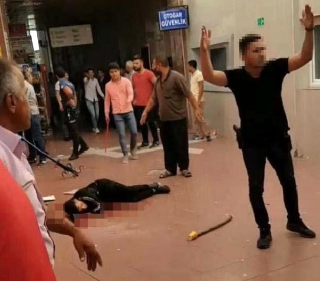 Batman'da kan davalısını bıçaklayıp ölene kadar başında beklemişti! Yeni görüntüleri patladı - Resim: 0