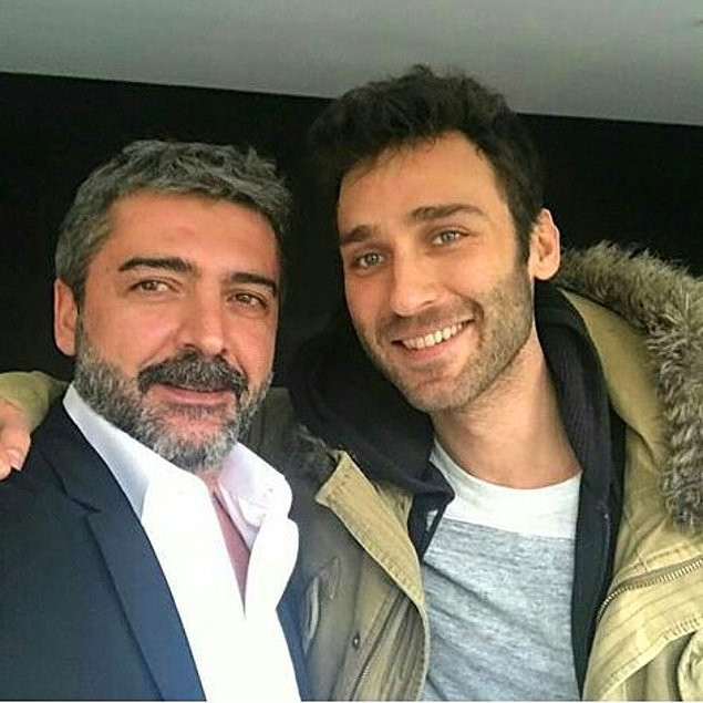 Burak Törer kimdir ne iş yapıyor Gülben Ergen'li içki masası paylaşımı - Resim: 1